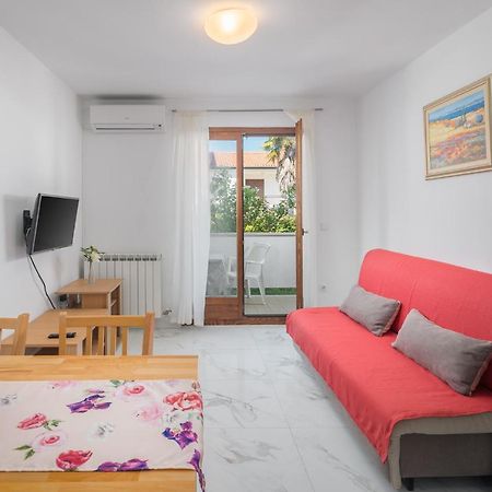Elena Apartment Porec Bagian luar foto