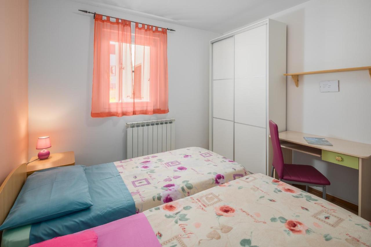 Elena Apartment Porec Bagian luar foto