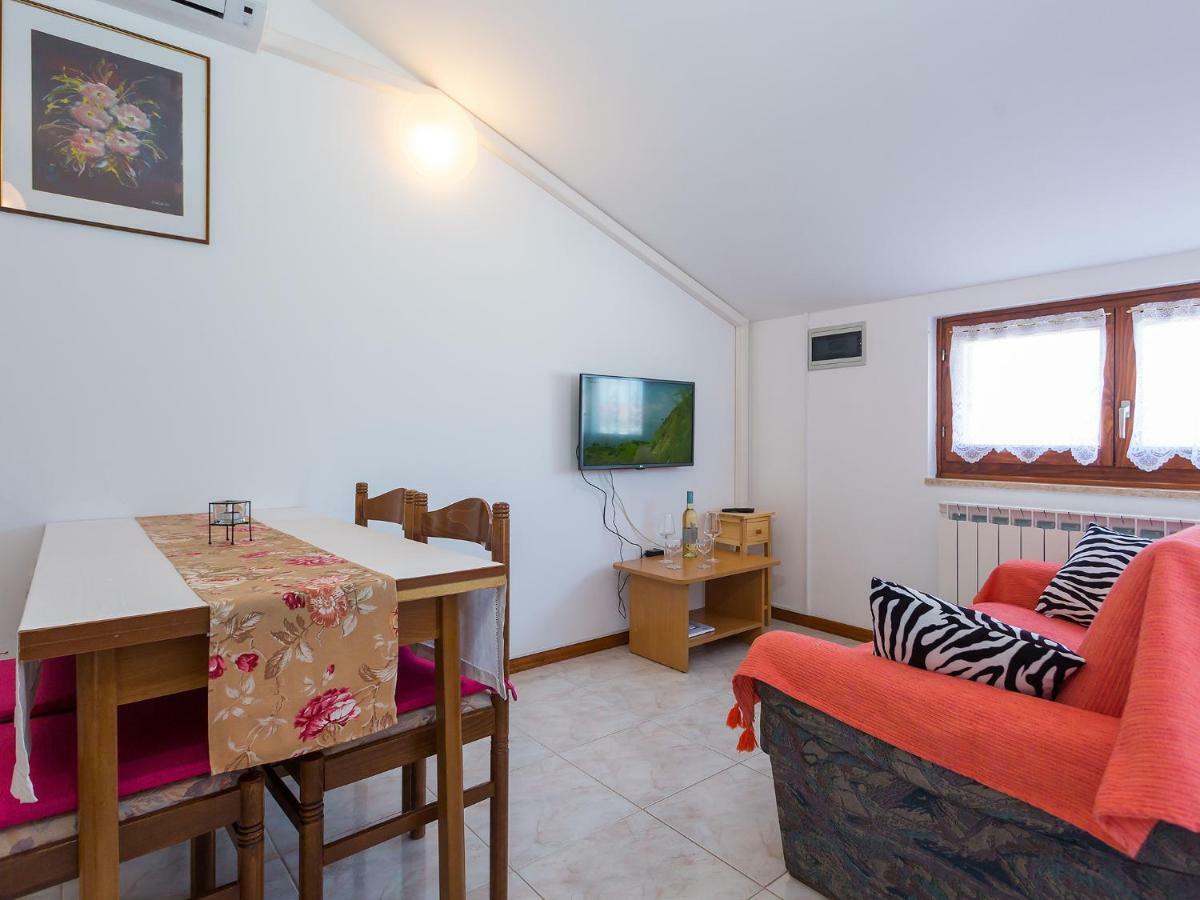 Elena Apartment Porec Bagian luar foto