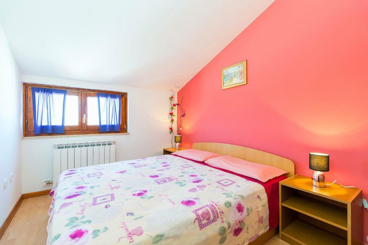 Elena Apartment Porec Bagian luar foto